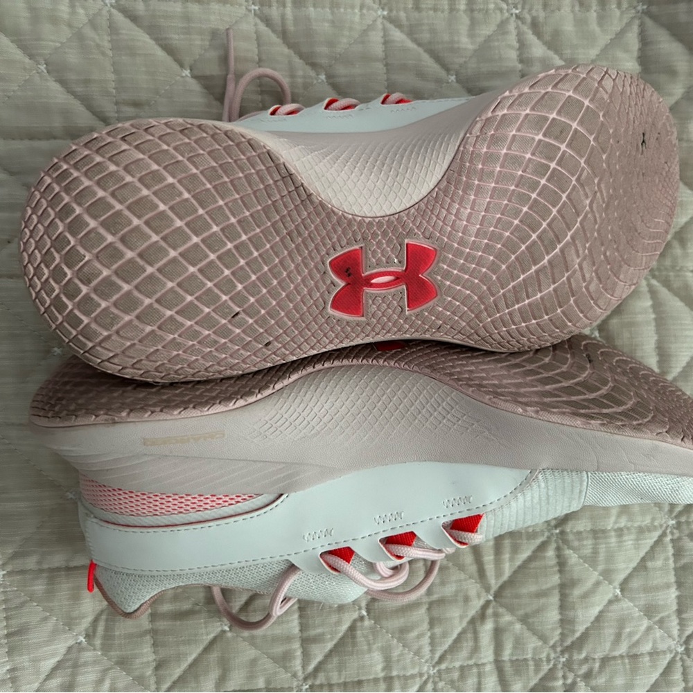 Under Armour tennis shoes women - Picture 2 of 2